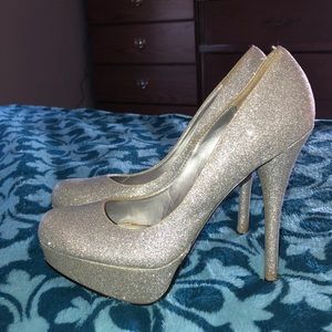 Silver sparkly round toe heels